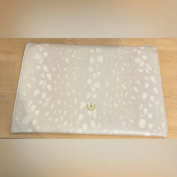 Simplified by Emily Ley Ivory Antelope Laptop Case - Picture 2 of 4